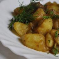 Krok za krokem recepty na vaření brambor s houbami na pánvi, v pomalém sporáku nebo troubě