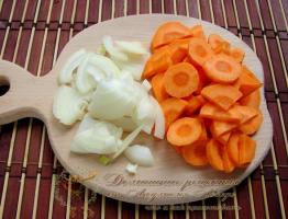Vihannespata kaalilla ja perunoilla - vaiheittainen resepti valokuvilla