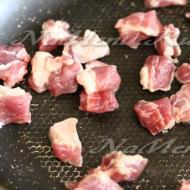 Жаркое в горшочках со свининой и грибами - рецепт Жаркое в горшочках из свинины с шампиньонами