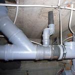 Exhaust pipe for ventilation in a private house: device and installation