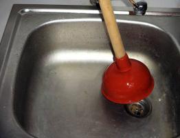 Як прочистити труби в домашніх умовах і краще використовувати для цього